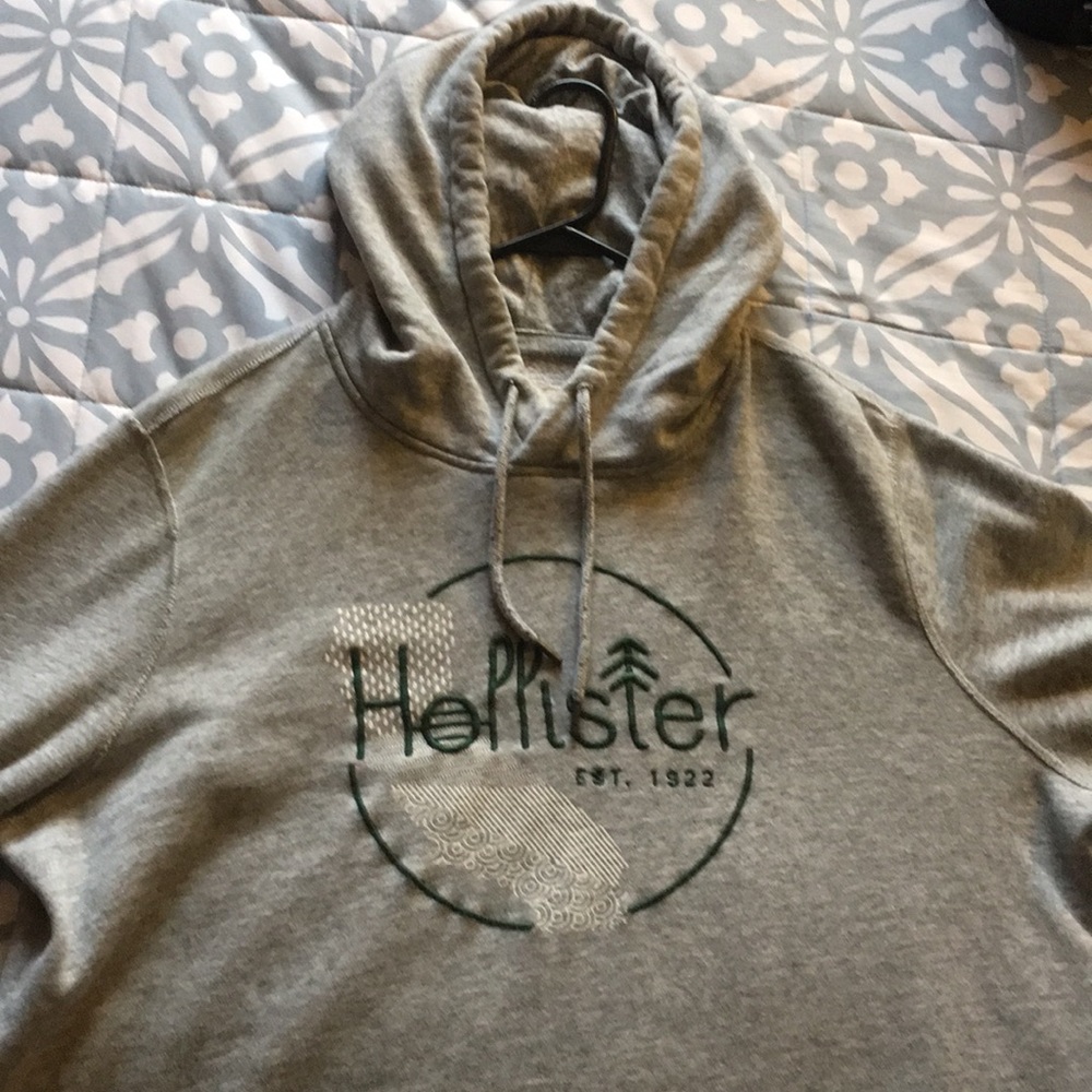 Hollister Men’s grey hoodie.